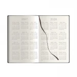 Agenda settimanale Calamus Black chiusa, formato tascabile 9x14 cm in carta avorio, con copertina personalizzabile