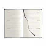 Agenda settimanale Calamus Black 13x21 cm aperta in carta avorio con pagine rigate, planning e stickers inclusi