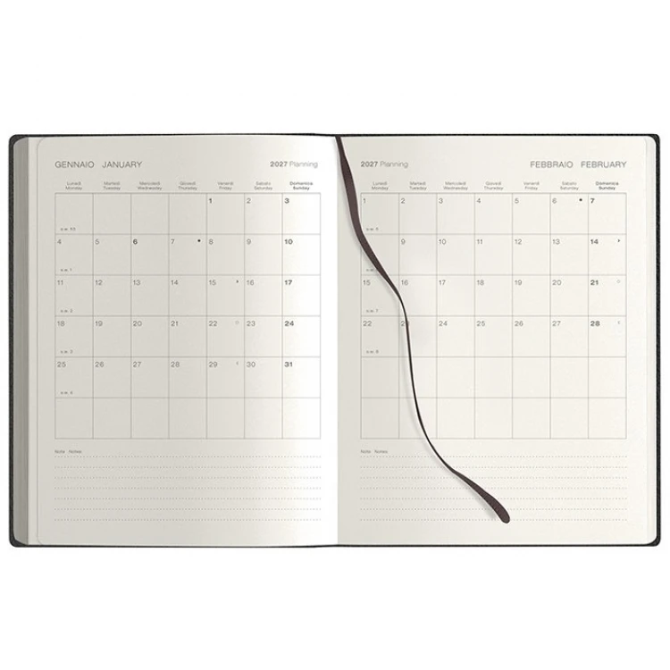 Agenda settimanale Calamus Black in carta avorio, formato chiuso 19x25 cm, con pagine bilingue e area per personalizzazione con logo