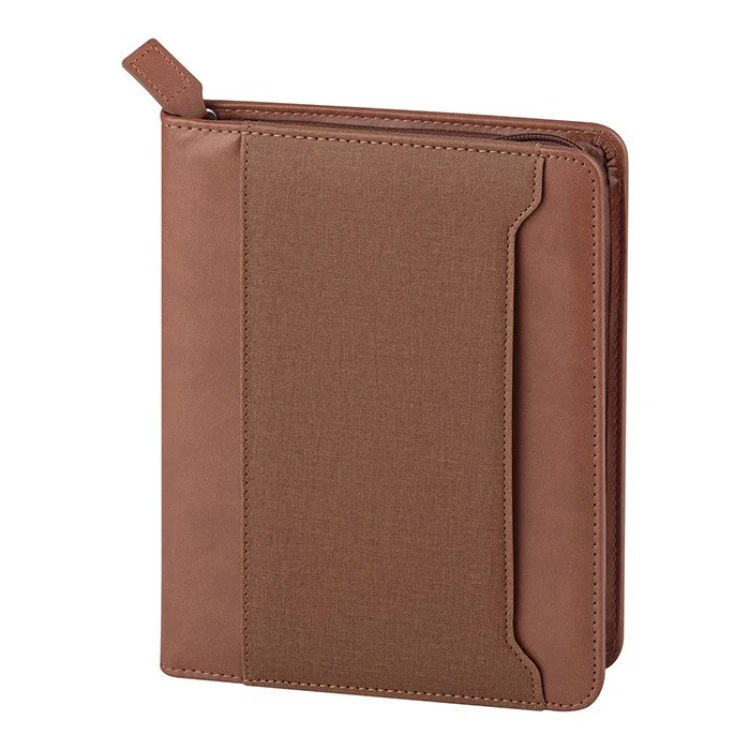 Agenda bolsa perpétua fechada com corrediço em poliuretano, tamanho 18x24 cm, pronta para personalizar com logótipo
