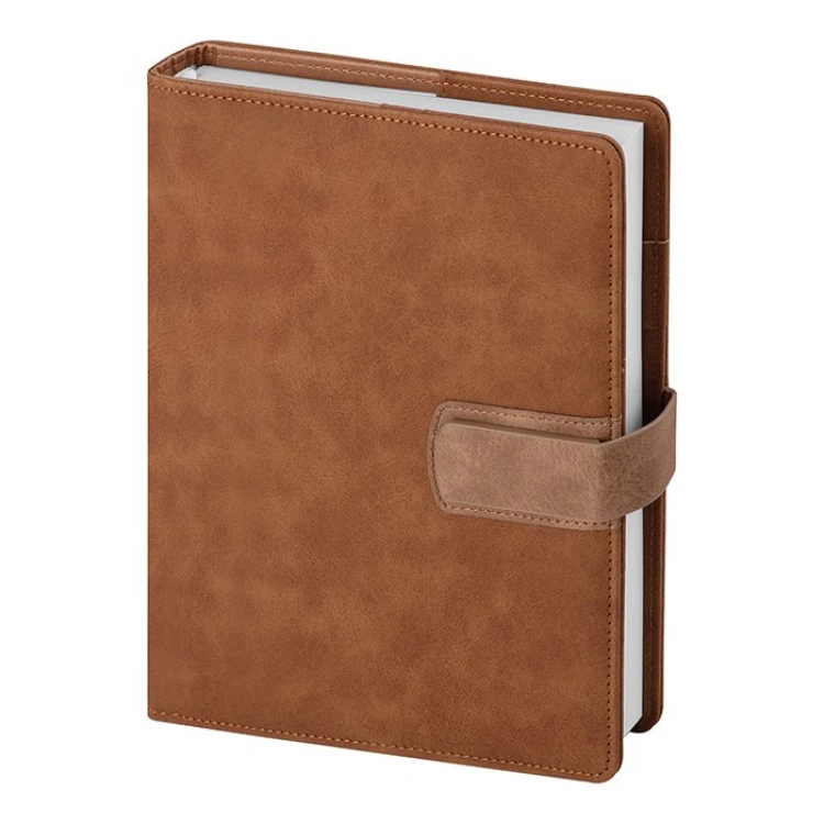 Agenda giornaliera modello portafoglio in ecopelle con chiusura magnetica, interno 15x21 cm