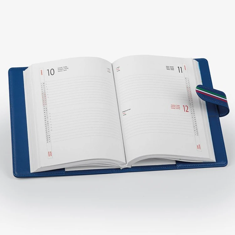 Agenda carteira fechada com fecho magnético, interior diário intercambiável com 336 páginas, personalizável com logótipo
