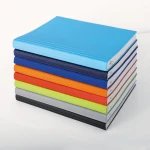 Agenda settimanale con copertina flessibile in Tam, interno di 132 pagine e inserto cartografico, da personalizzare con logo aziendale