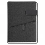 Agenda giornaliera chiusa con chiusura magnetica e tasca porta cellulare da personalizzare con logo