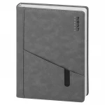 Agenda giornaliera chiusa in copertina poliuretano, formati 17x24 centimetri, disponibile in vari colori per la personalizzazione aziendale