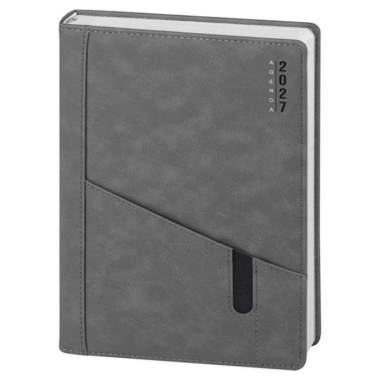 Agenda giornaliera chiusa in copertina poliuretano, formati 17x24 centimetri, disponibile in vari colori per la personalizzazione aziendale