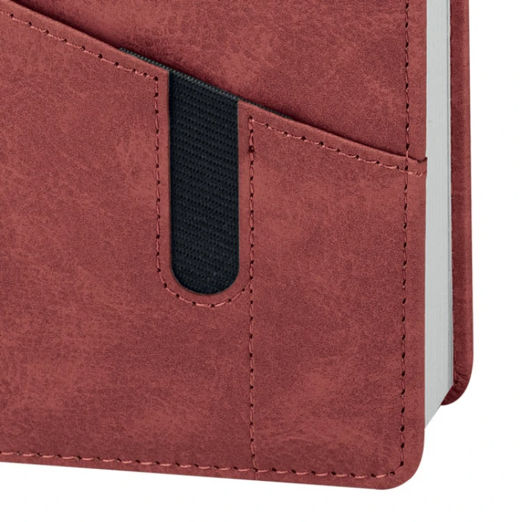 Agenda giornaliera chiusa in copertina poliuretano, formati 17x24 centimetri, disponibile in vari colori per la personalizzazione aziendale