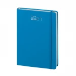 Agenda settimanale in poliuretano con copertina rigida e elastico in tinta, pagine multilingue e segnapagine da personalizzare con logo