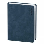 Agenda giornaliera con copertina in poliuretano e pagine interne multilingue, pronta per personalizzazione con logo