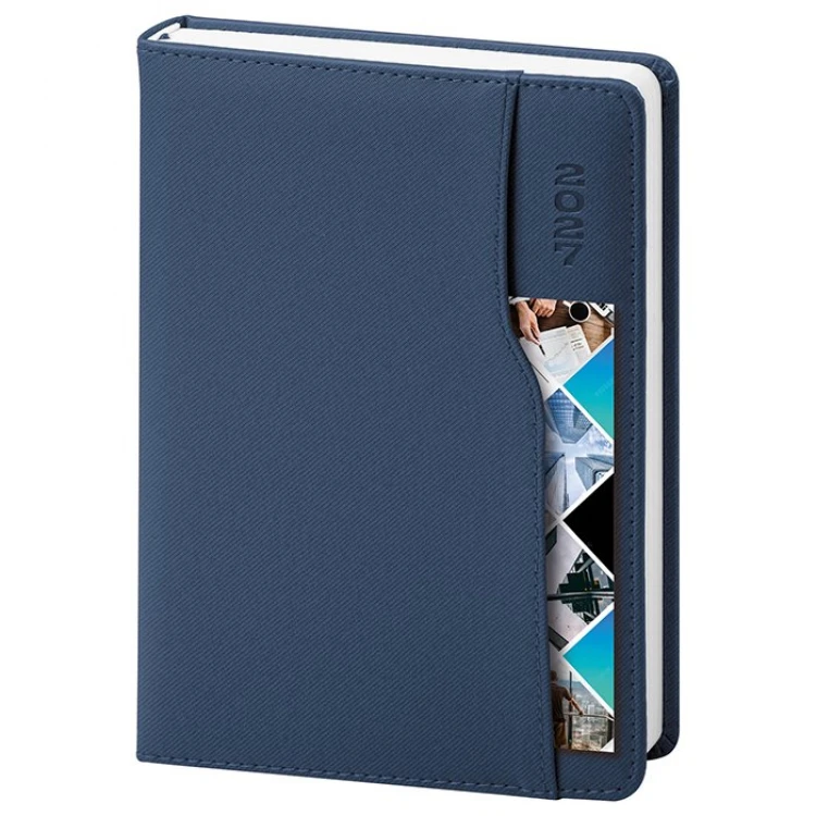 Agenda diária 15x21 termovinilada com cobertura acolchoada e cantos arredondados pronta para personalizar