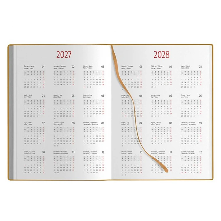 Agenda giornaliera chiusa con copertina in carta naturale, elastico di chiusura, formato 15x21 cm