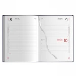 Agenda giornaliera gommata chiusa, formato 15x21 cm, con copertina personalizzabile