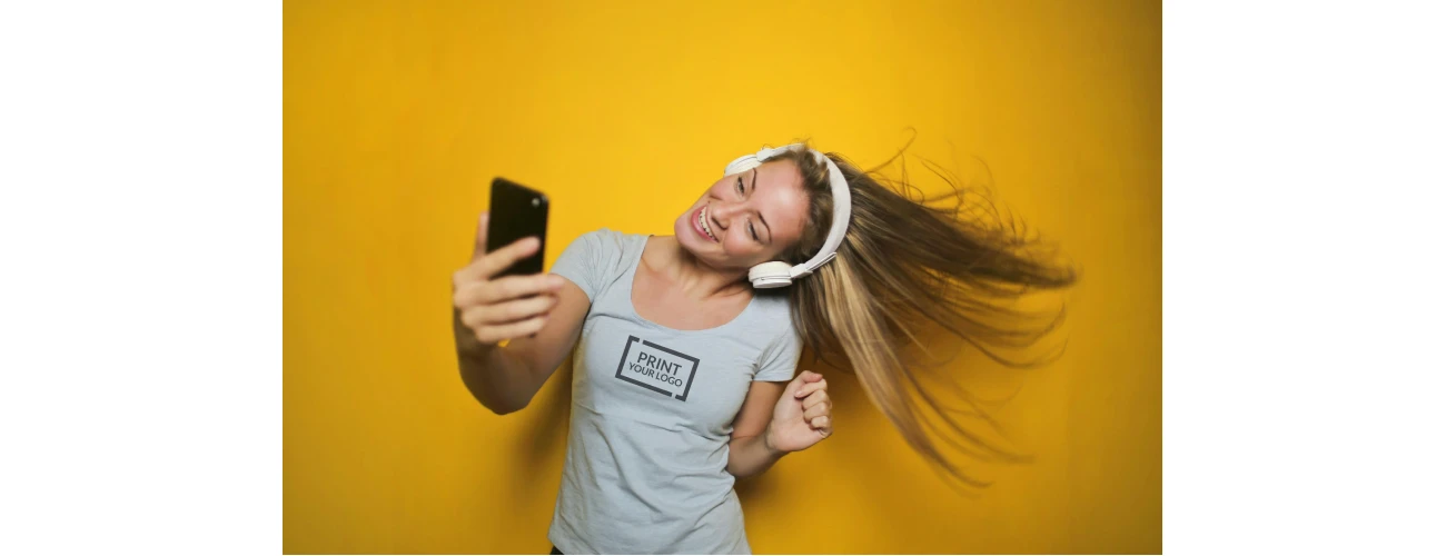 Come scegliere l&rsquo;abbigliamento personalizzato giusto per la tua azienda