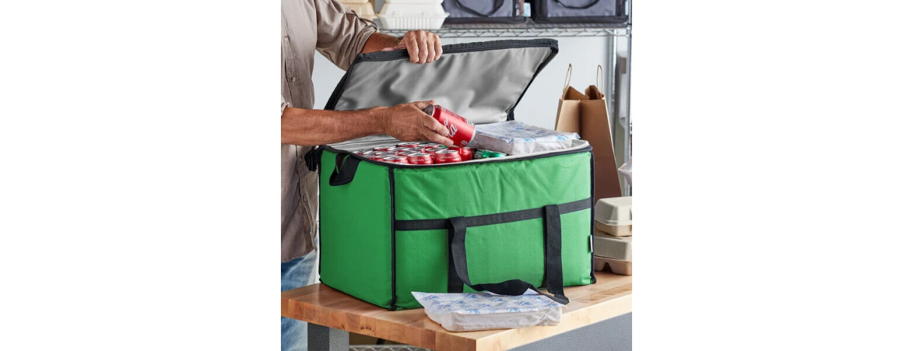 Borse termiche personalizzate con logo: la scelta pubblicitaria adatta alla temperatura di qualsiasi stagione