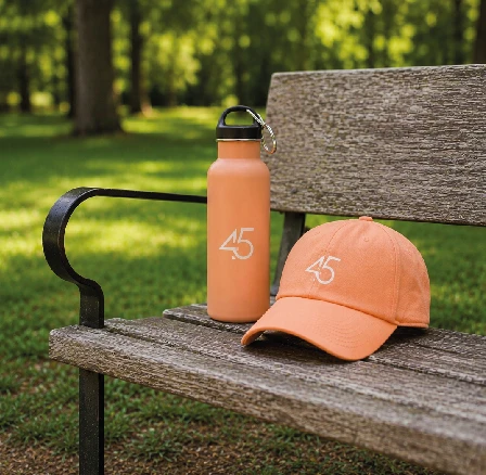 Garrafa e boné personalizados para evento outdoor empresarial, team building e atividades ao ar livre