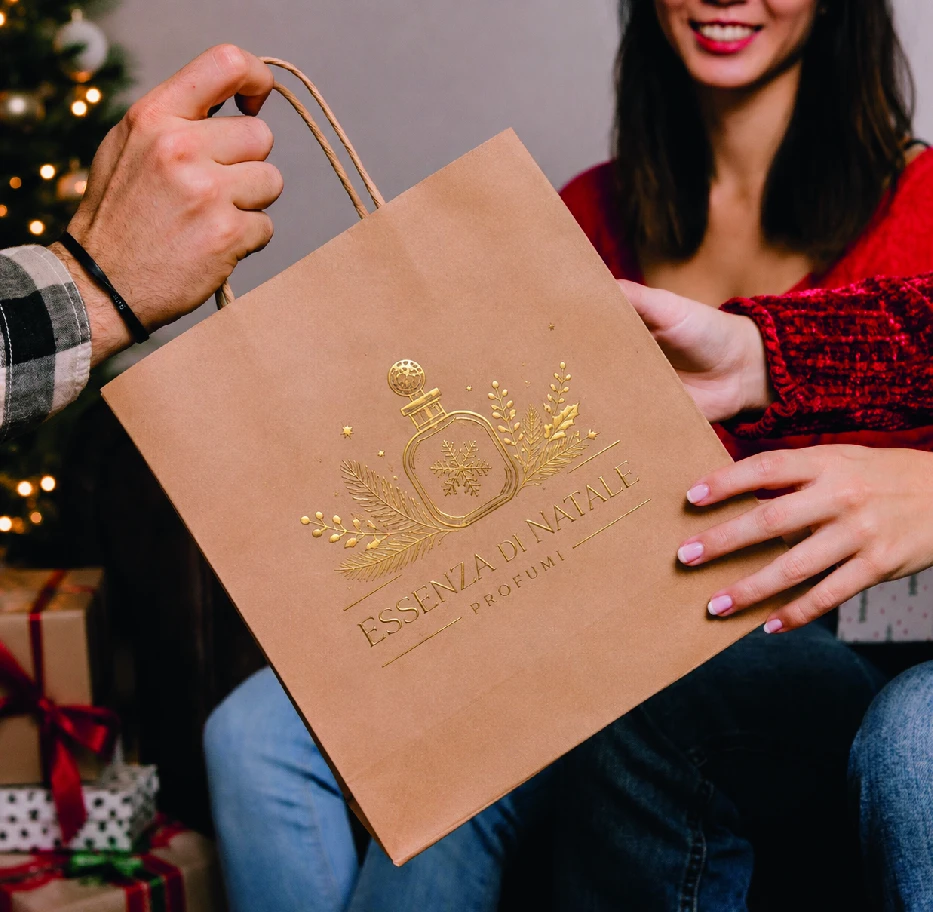 scatole regalo e shopper personalizzate per packaging festività e confezioni natalizie
