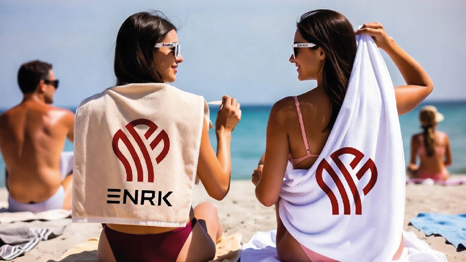 Comparatif de serviettes de plage personnalisées pour entreprises en Europe avec logo visible pendant la saison estivale